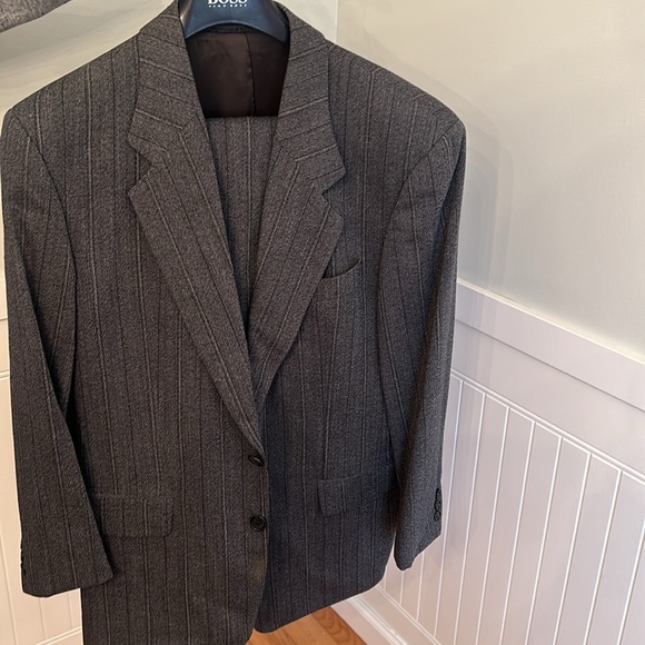 HUGO BOSS Suit - Picture 9 of 11